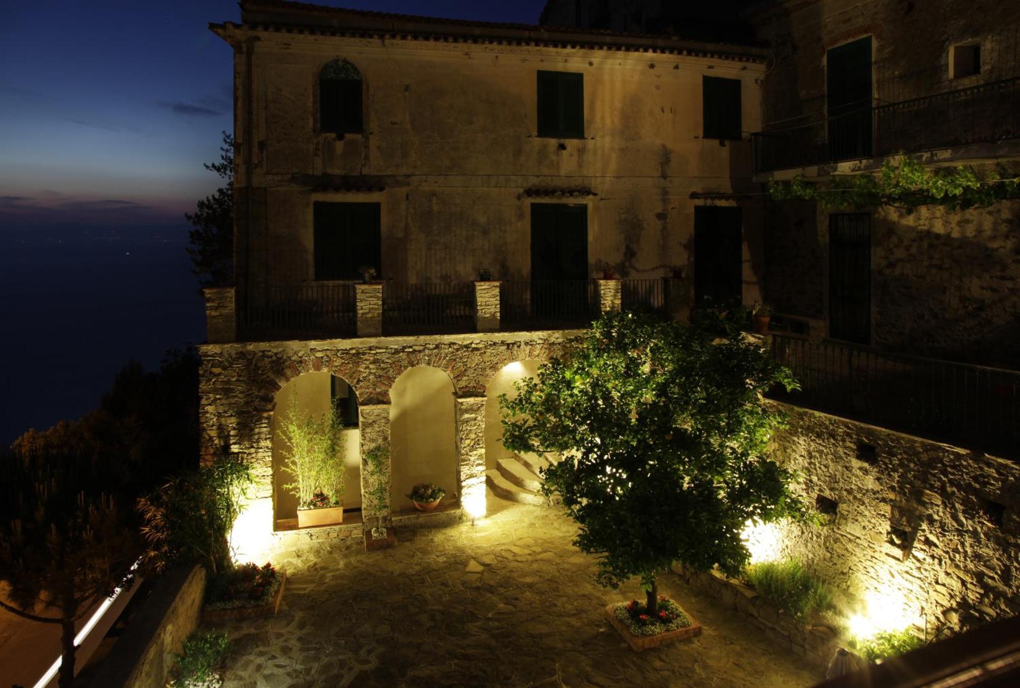 Residenza D'Epoca Tamara Aparthotel Castellabate Exterior photo